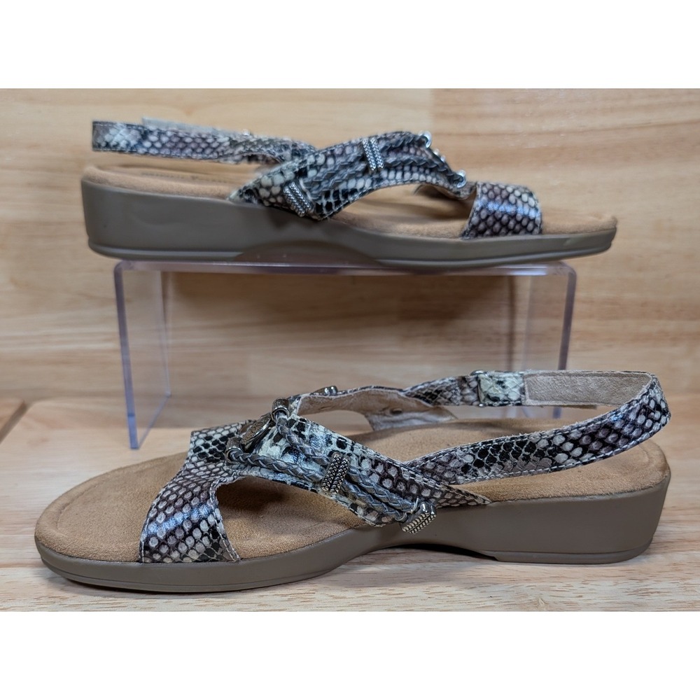 Minnetonka Womens 8N Snakeskin Print Wedge Sandals Grey Silver Concho 799970 BPP